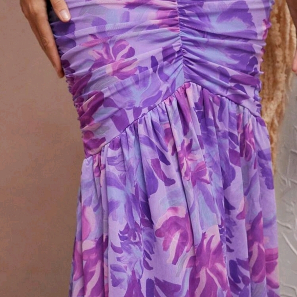 Floral Ruched Mermaid Hem With Cutout Details Dress - Picture 7 of 7